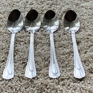 Anchor Hocking Set of 4 Dinner Spoons